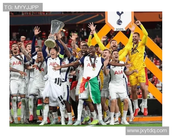 法乙足球明星阵容全景展示精彩瞬间与球员风采尽在其中