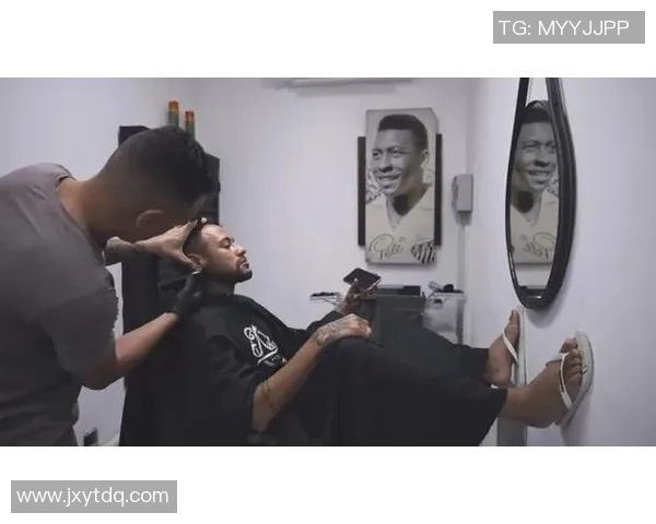 足球明星奢华消费揭秘他们的奢侈生活方式与花费背后的故事